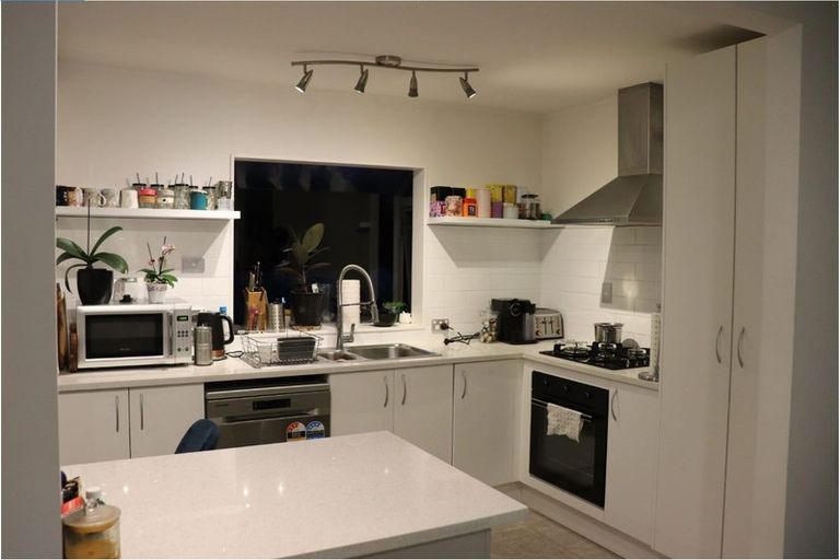 Photo of property in 1/2 Fernlea Rise, Bayview, Auckland, 0629