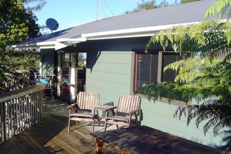 Photo of property in 1/9 Reynolds Place, Torbay, Auckland, 0630