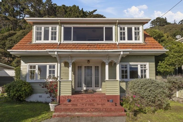 Photo of property in 620 Marine Drive, Days Bay, Lower Hutt, 5013