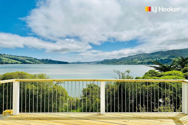 Photo of property in 6 Bewley Avenue, Macandrew Bay, Dunedin, 9014