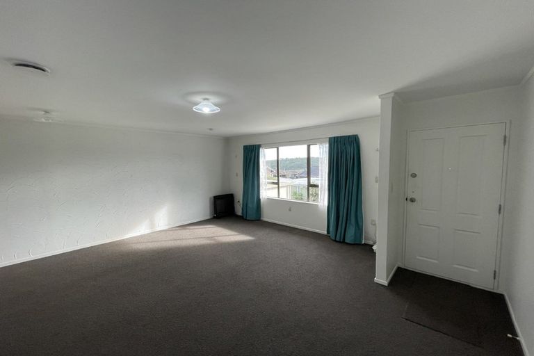 Photo of property in 2/39 Kinloch Place, Papakowhai, Porirua, 5024