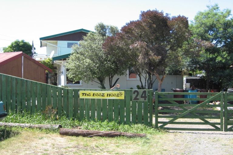 Photo of property in 24 Holton Road, Amberley, 7481