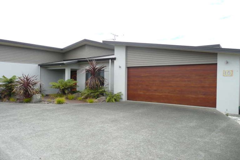 Photo of property in 10 Koro Mews, Papamoa Beach, Papamoa, 3118