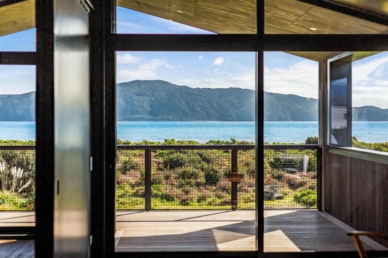 Photo of property in 123 Manly Street, Paraparaumu Beach, Paraparaumu, 5032