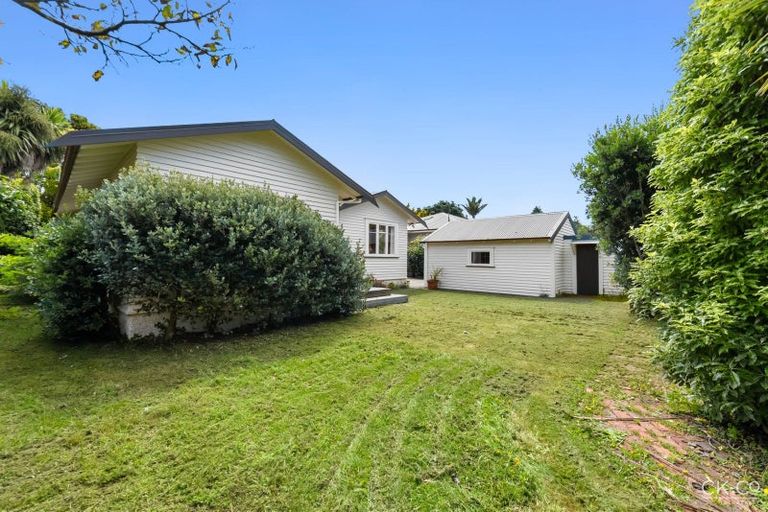 Photo of property in 30 Ludlam Crescent, Woburn, Lower Hutt, 5010