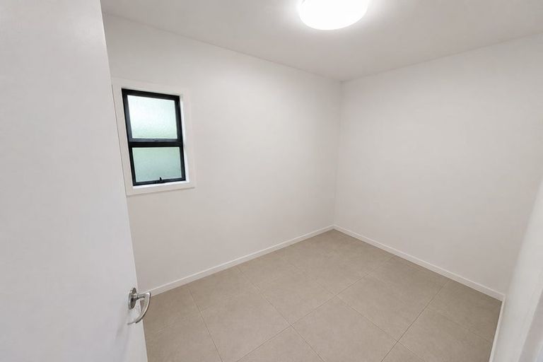 Photo of property in 2/36 Miro Street, New Lynn, Auckland, 0600