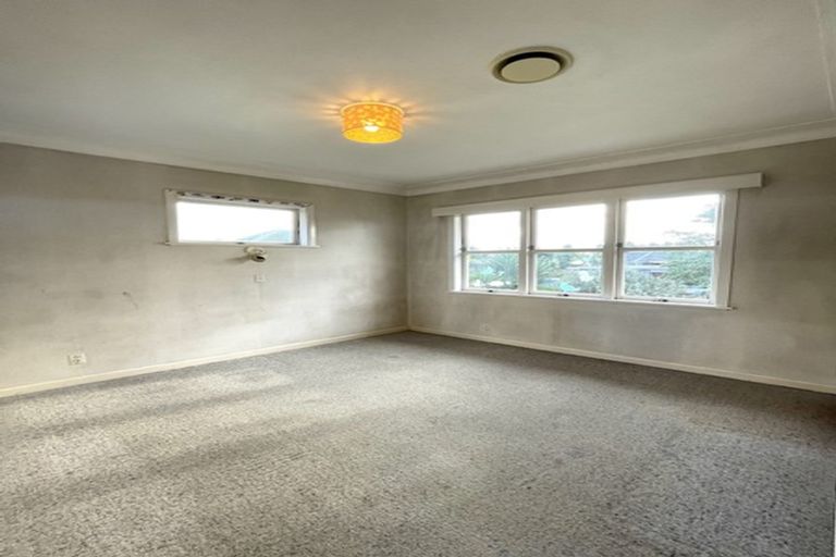 Photo of property in 1b Wheturangi Road, Greenlane, Auckland, 1061