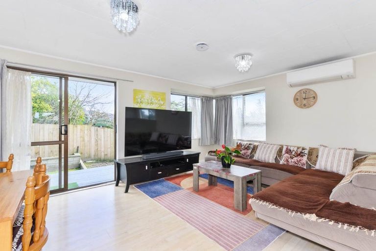 Photo of property in 25 Glen Close, Glen Eden, Auckland, 0602