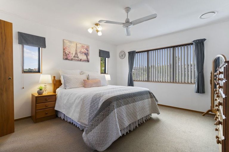 Photo of property in 54 Marina View Drive, West Harbour, Auckland, 0618