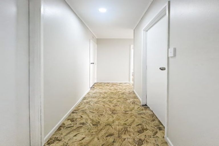 Photo of property in 2/117 Astley Avenue, New Lynn, Auckland, 0600