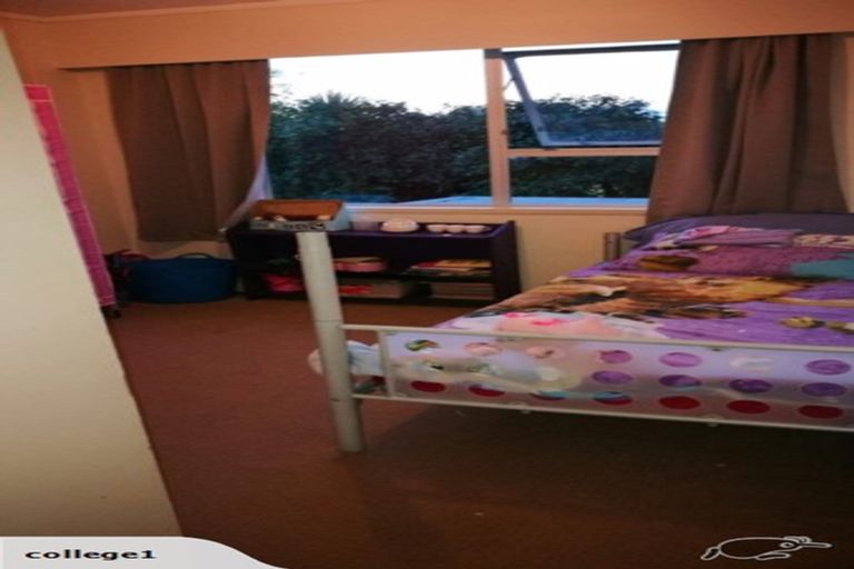 Photo of property in 31 Waimumu Road, Massey, Auckland, 0614