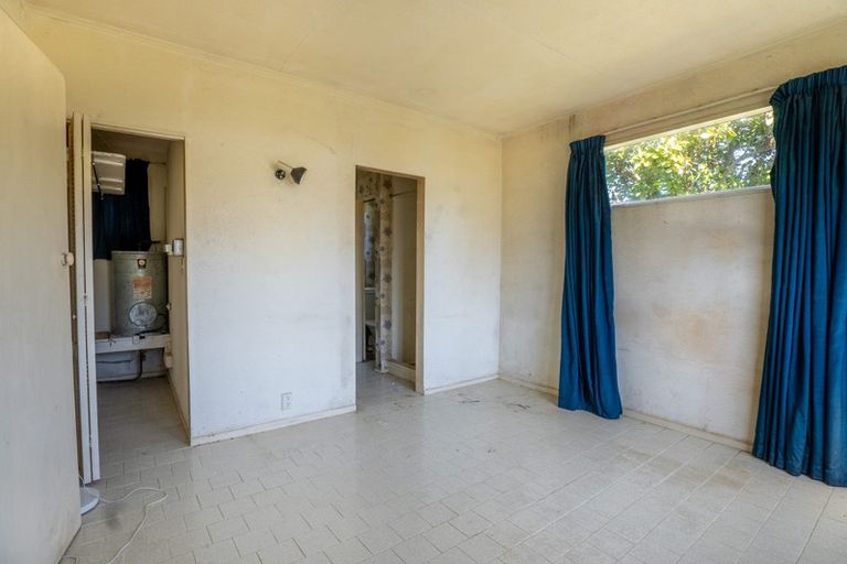 Photo of property in 20 Raroa Terrace, Tawa, Wellington, 5028