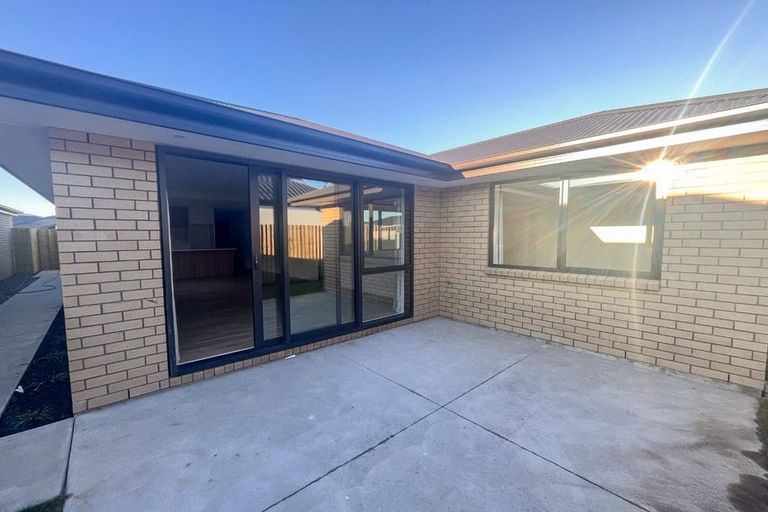 Photo of property in 8 Korokio Lane, Halswell, Christchurch, 8025