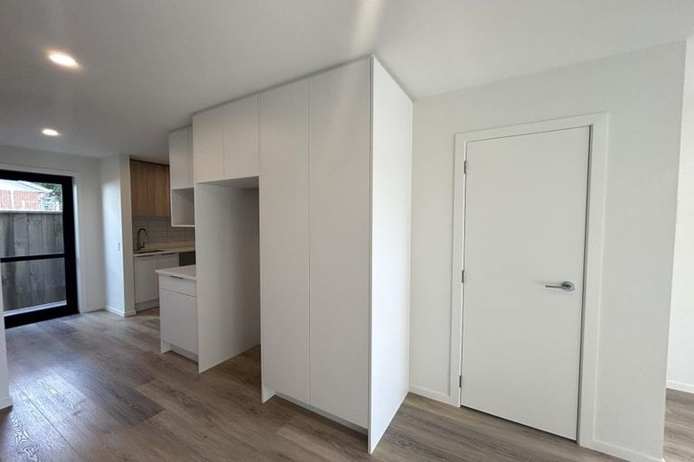 Photo of property in 8/7 Wainuiomata Road, Wainuiomata, Lower Hutt, 5014