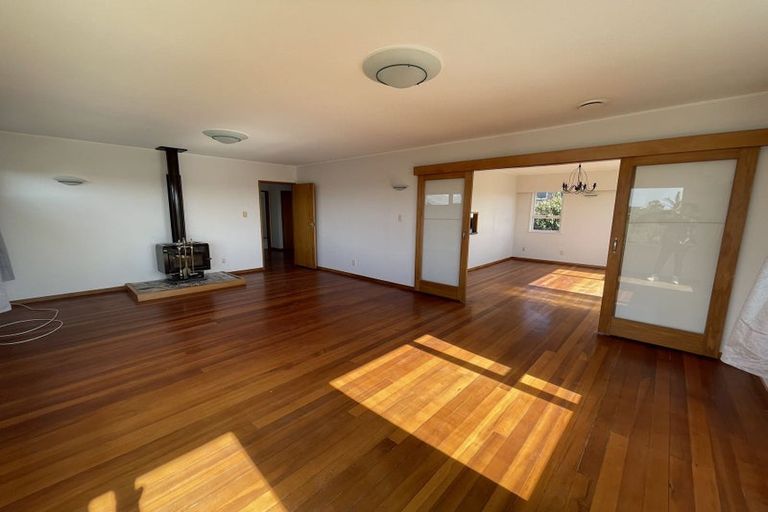 Photo of property in 167 Carlisle Road, Northcross, Auckland, 0632