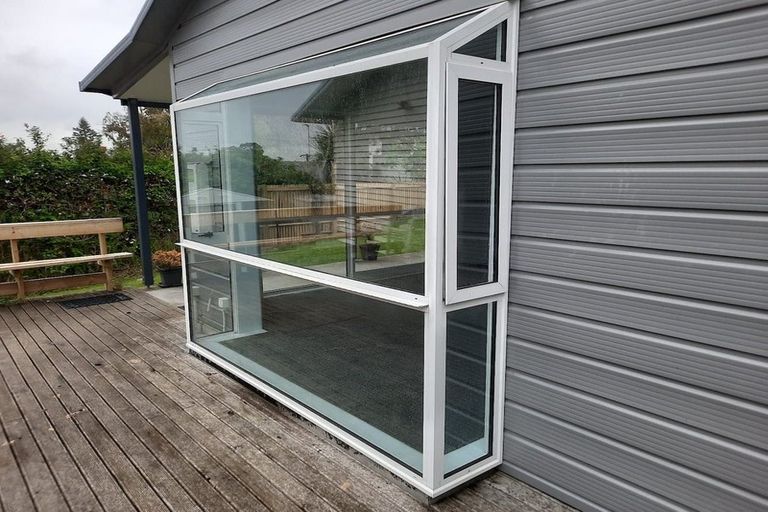 Photo of property in 5 Rickards Place, New Lynn, Auckland, 0600