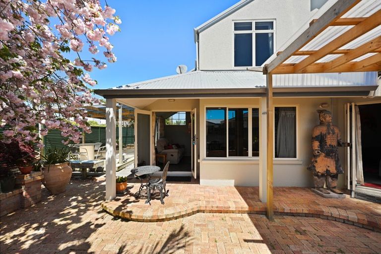 Photo of property in 12 Dover Road, St Andrews, Hamilton, 3200