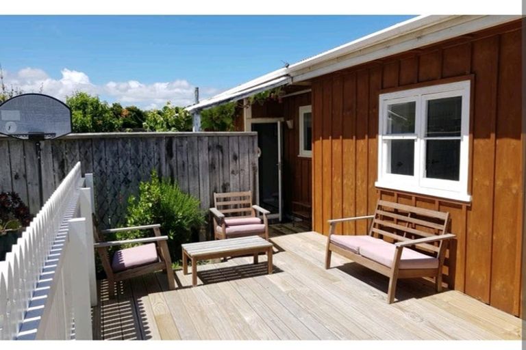 Photo of property in 6 Beach Road, Titahi Bay, Porirua, 5022