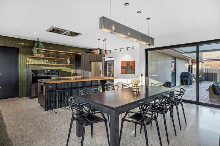 Photo of property in 11 Sapphire Spring Rise, Wanaka, 9305