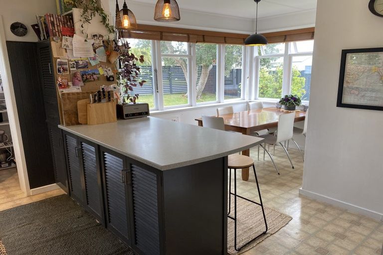 Photo of property in 44 Philomel Crescent, Bayswater, Auckland, 0622