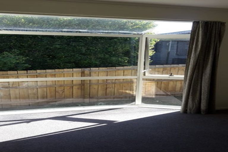Photo of property in 11 West Harbour Drive, West Harbour, Auckland, 0618