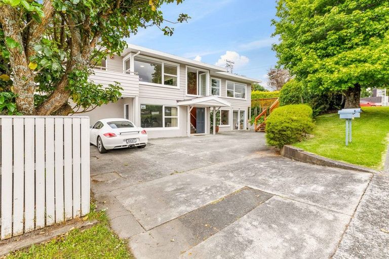 Photo of property in 1 Jacaranda Avenue, Beach Haven, Auckland, 0626