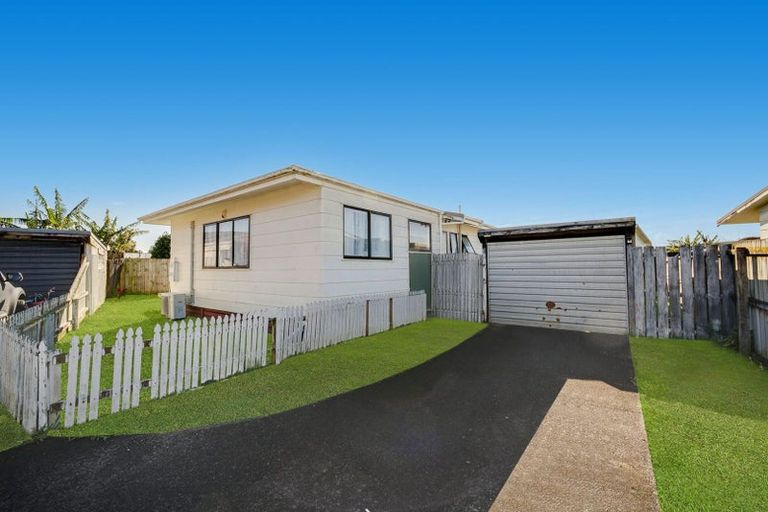 Photo of property in 2/14 Templeton Place, Clendon Park, Auckland, 2103