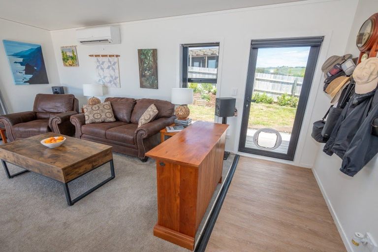 Photo of property in 6 Oden Hill, Coopers Beach, 0420