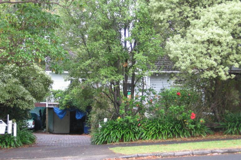 Photo of property in 87 Tirimoana Road, Te Atatu South, Auckland, 0602