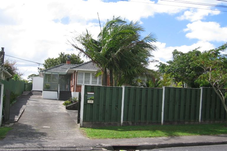 Photo of property in 35 Strid Road, Te Atatu South, Auckland, 0610