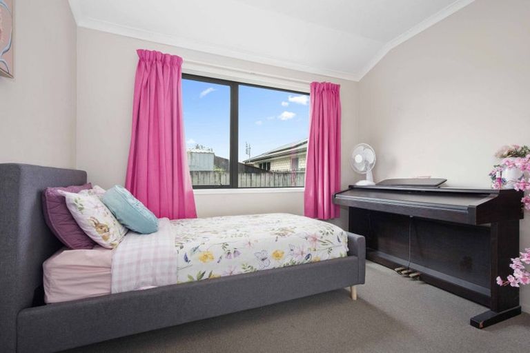 Photo of property in 7 Modello Lane, Waiuku, 2123