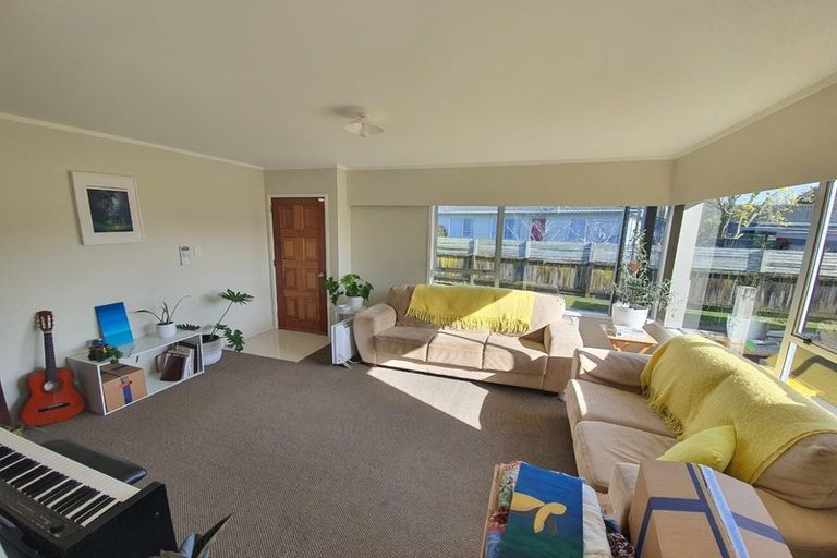 Photo of property in 25b Waimana Road, Conifer Grove, Takanini, 2112