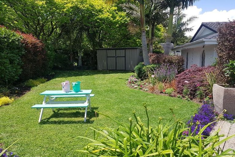 Photo of property in 8 Himalaya Drive, Half Moon Bay, Auckland, 2012