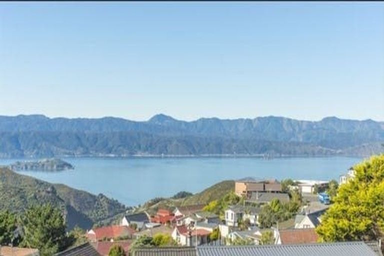 Photo of property in 31 Nalanda Crescent, Broadmeadows, Wellington, 6035