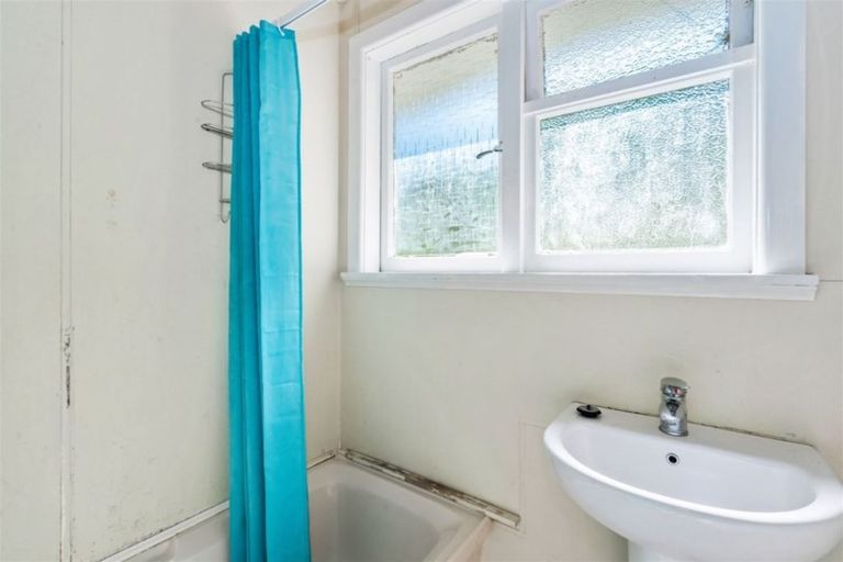 Photo of property in 37 Ogle Crescent, Te Kamo, Whangarei, 0112