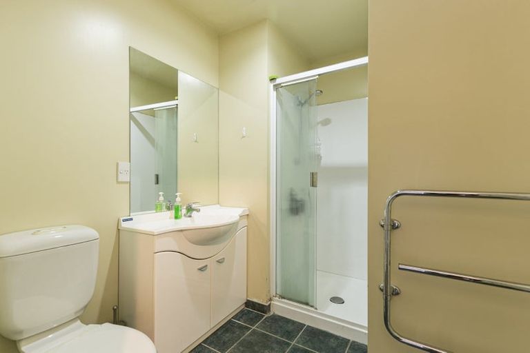 Photo of property in Atrium Towers, 6b/154 The Terrace, Wellington Central, Wellington, 6011