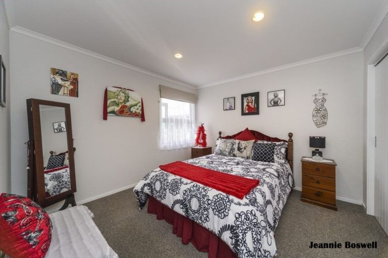 Photo of property in 5 Levi Place, Kelvin Grove, Palmerston North, 4414