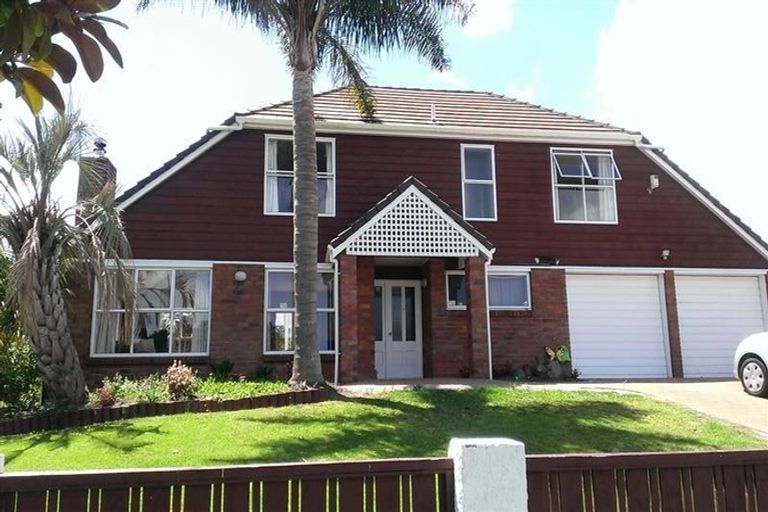 Photo of property in 3 Charles Prevost Drive, The Gardens, Auckland, 2105