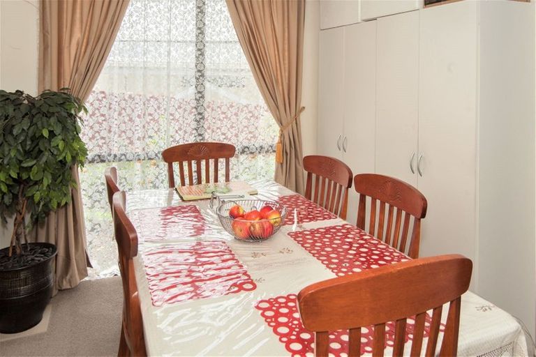 Photo of property in 2 Ireland Place, Ranui, Auckland, 0612