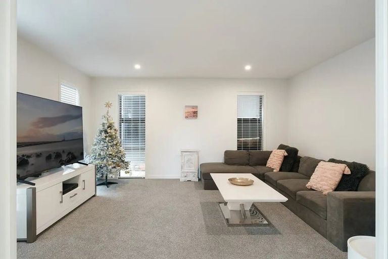 Photo of property in 3 Royal Crescent, Papamoa, 3118