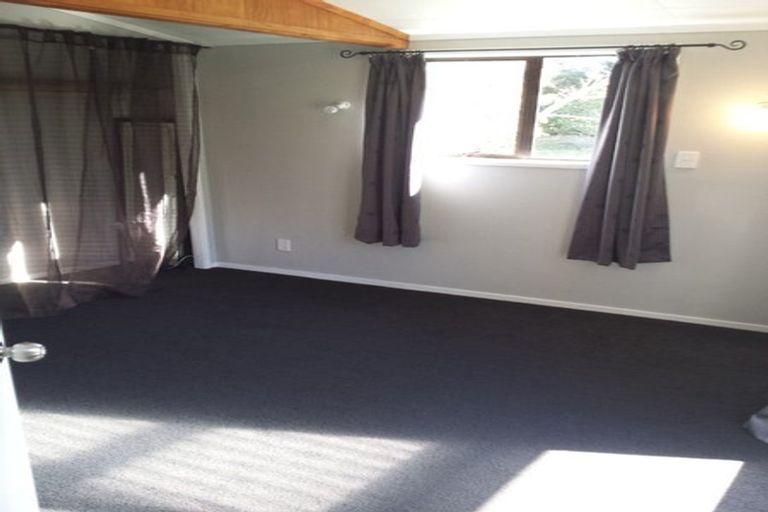 Photo of property in 15 Vina Place, Massey, Auckland, 0614