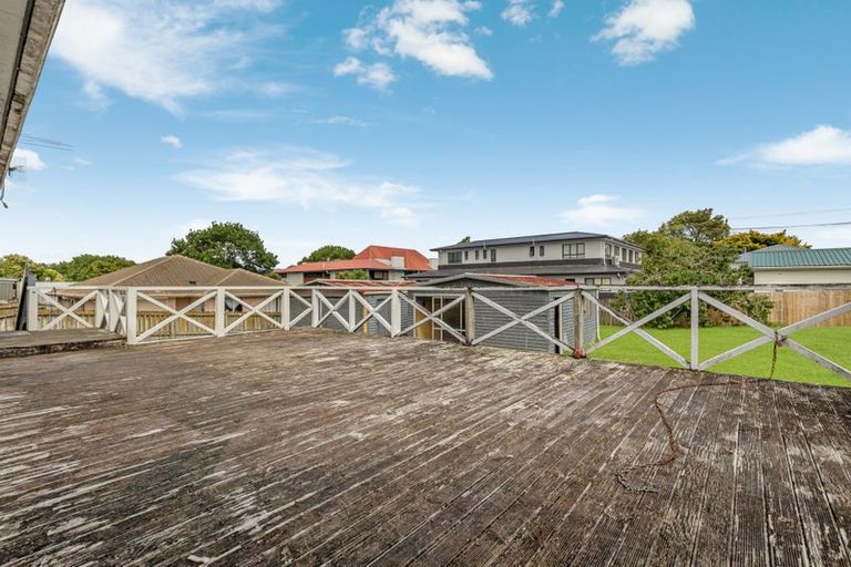 Photo of property in 7 Newington Road, Henderson, Auckland, 0612
