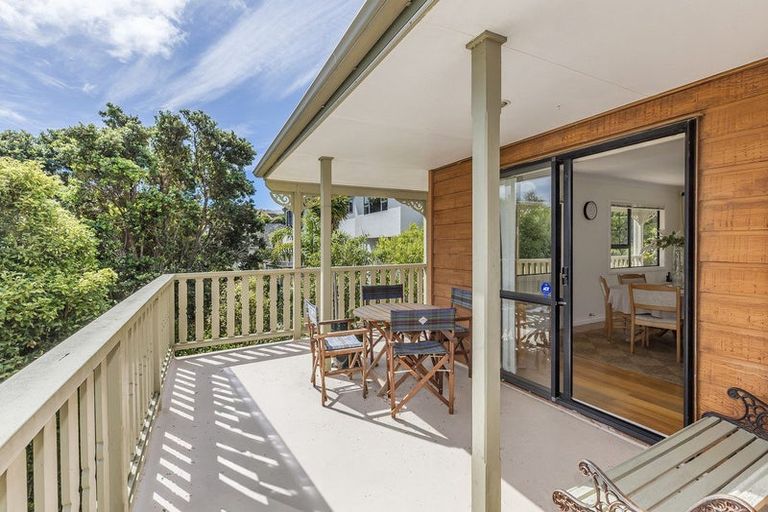 Photo of property in 10 Joseph Banks Drive, Whitby, Porirua, 5024