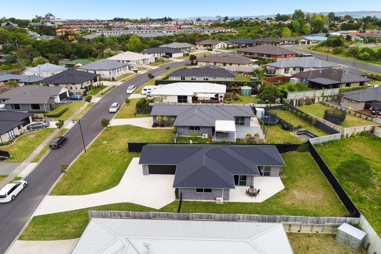 Photo of property in 21 Fairfax Crescent, Pyes Pa, Tauranga, 3112