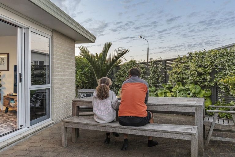 Photo of property in 8 Chatswood Grove, Fitzroy, New Plymouth, 4312