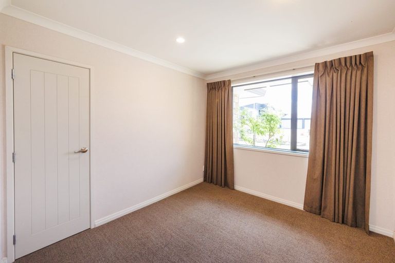 Photo of property in 33 Rodeo Drive, Kelvin Grove, Palmerston North, 4414