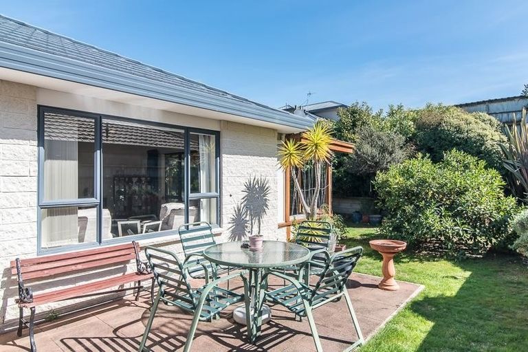 Photo of property in 12 San Priamo Place, Paraparaumu Beach, Paraparaumu, 5032