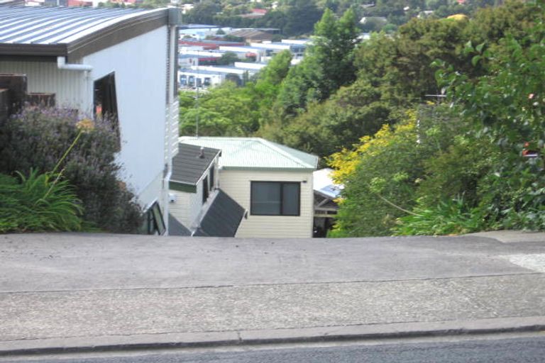 Photo of property in 43 Sunset Road, Totara Vale, Auckland, 0632
