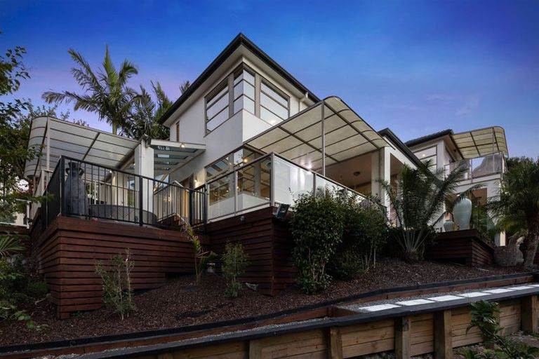 Photo of property in 5 Oakford Park Crescent, Greenhithe, Auckland, 0632