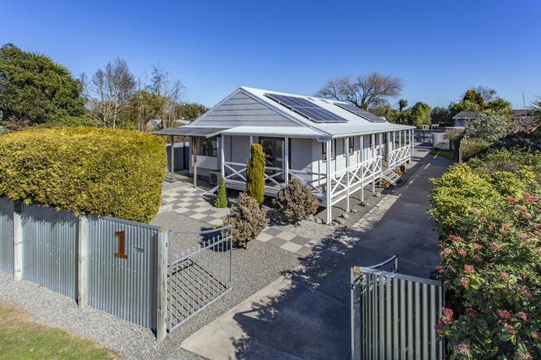 Photo of property in 1 Ensors Place, Waikuku Beach, 7402
